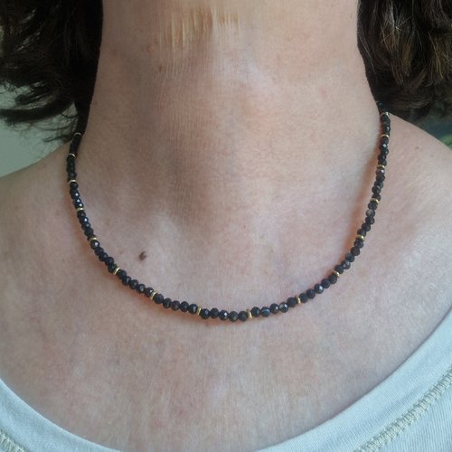 Collier en perles agates noires