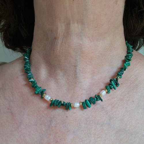 Collier chips malachite perles eau douce