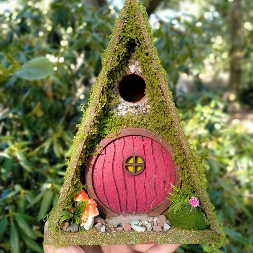 Maison de hobbit pour oiseaux – nichoir fait-main bretagne, trou 32mm, mousse qui ne ternit pas, trappe nettoyage – pièce unique