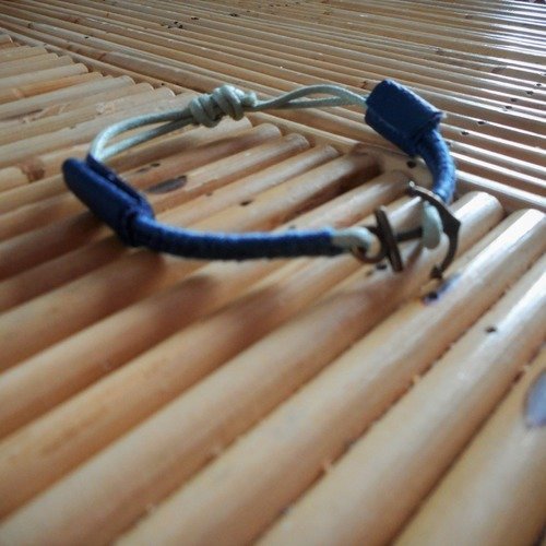 Bracelet cordon homme ancre marine et macramé bleu, cadeau original pour hommes.