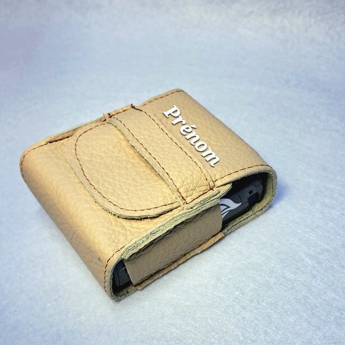 Etui paquet ciigarettes blondes en cuir beige à personnaliser, cadeau fumeurs