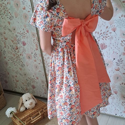 Robe cérémonie enfant fleuri liberty personnalisable dos nu grand noeud,pour baptême, mariage, cortège, 1er anniversaire.