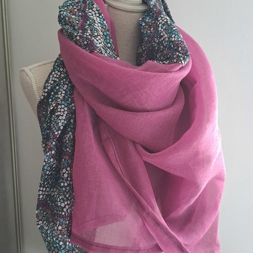 Grand foulard femme liberty fushia et noir réversible, châle bohème automne, maxi écharpe vintage femme.