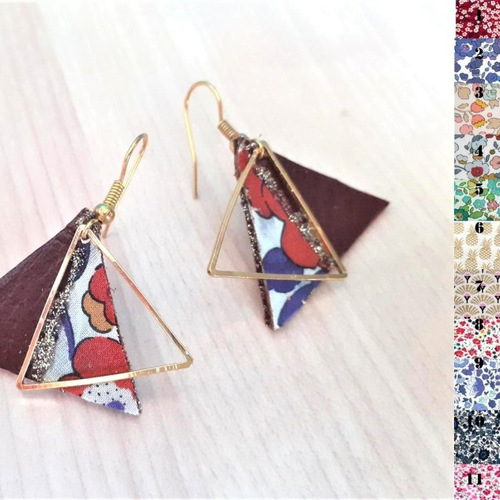 Boucles d'oreilles triangle en cuir et tissu liberty, bijou triangle à personnaliser, pendants d'oreilles minimalistes.