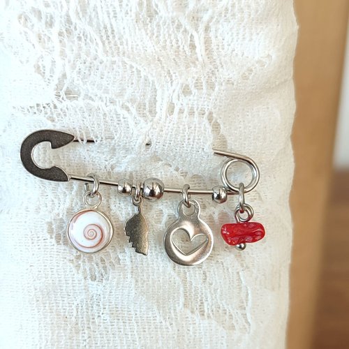 Broche baptême identitaire corse