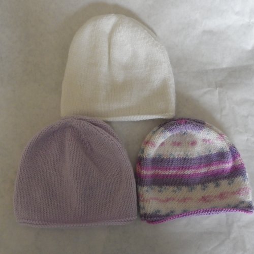 Lot de 3 bonnets mauve , taille naissance