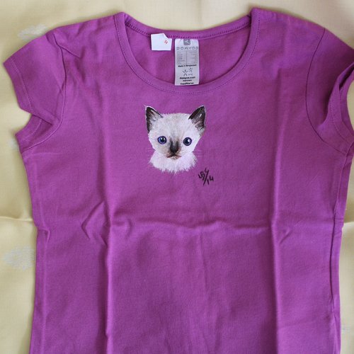 Tee shirt enfant rose fuchsia peint à la main chaton 5 ans