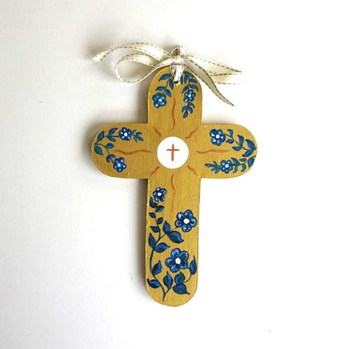 Croix de l'espérance de baptême ou de communion en bois fleurs bleues sur fond doré