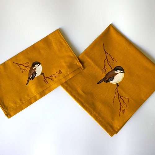 Enesemble serviette de table et sa pochette peintes à la main en coton ocre jaune mésange brune