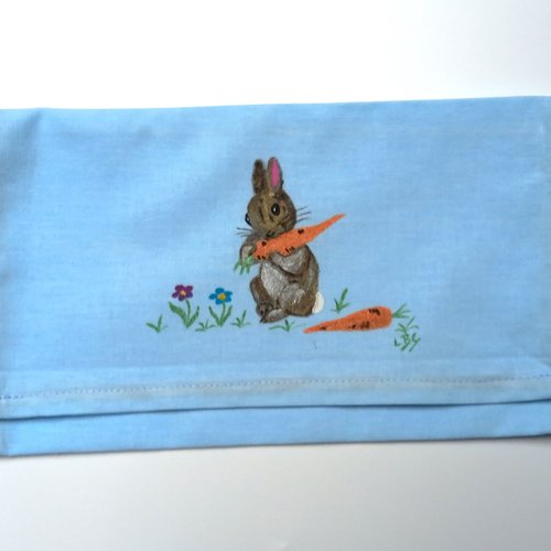 Pochette range serviette de table peinte à la main en coton bleu ciel lapin gris