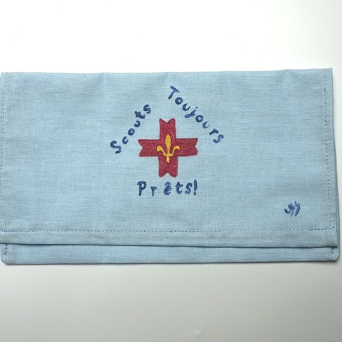 Pochette range serviette de table peinte à la main en coton bleu ciel croix scoute