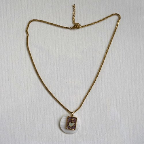 Collier chaîne et pendentif nacre et sacré coeur rose