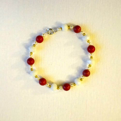 Bracelet perles corail et blanches