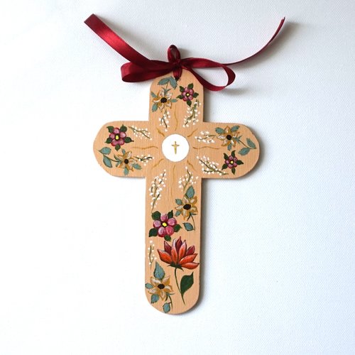 Croix de l'espérance de baptême ou de communion en bois fleurs blanches, jaunes et oranges sur fond rose