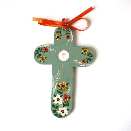 Croix de l'espérance de baptême ou de communion en bois fleurs blanche et orange sur fond vert amande