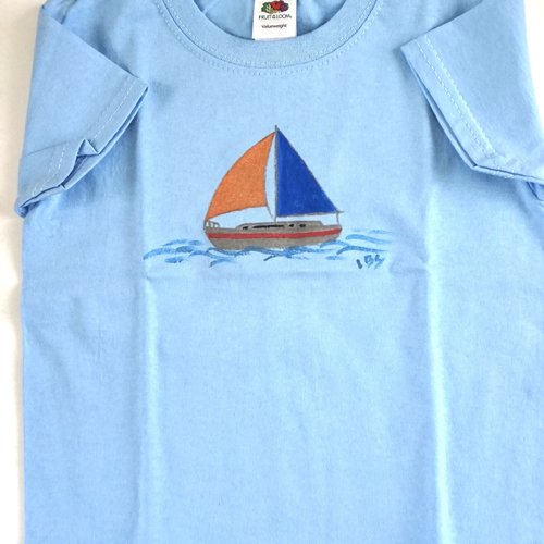 Tee shirt enfant bleu ciel bateau peint à la main 1 / 2 ans
