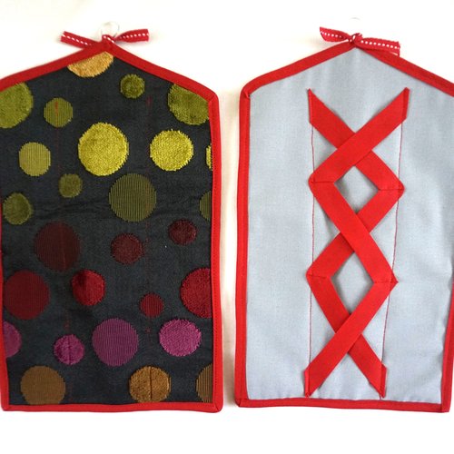 Porte bijoux  rouge et noir damassé