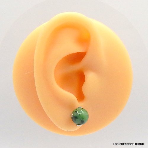 Boucles d'oreilles acier clou épidote verte 8 mm