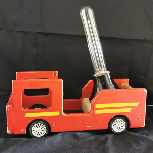 Lampe d'appoint "camion pompier"