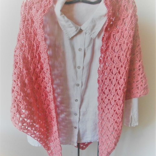 Grand châle, chauffe-épaule, crocheté main, couleur rose/chair