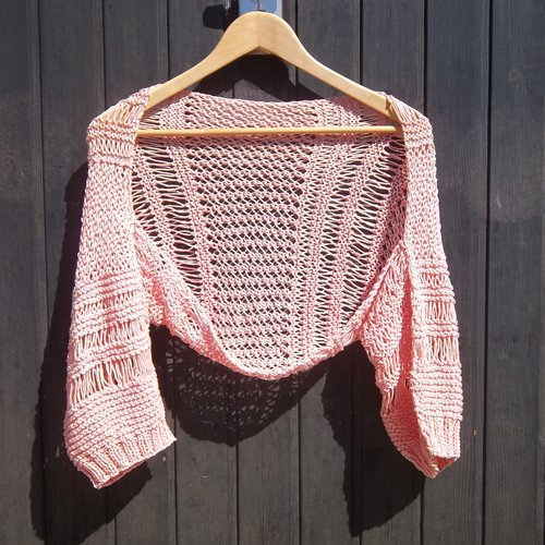 Boléro et/ou chauffe épaule rose pastel, tricoté main divers points fantaisies, laine 100% coton