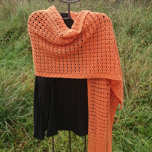 Vendu -très grande étole et/ou écharpe, crocheté main, 100% coton, dans un superbe orange