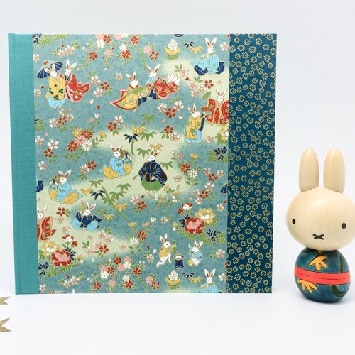 Album de naissance en papier japonais, album photo ou livre d'or lapin kawai, vert céladon émeraude