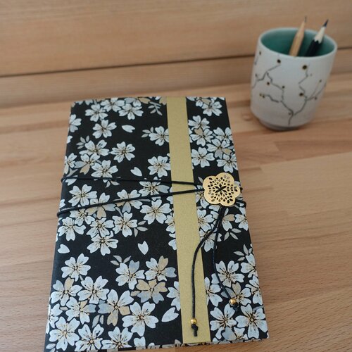 Carnet vierge en papier japonais, journal intime sakura noir et or, cahier  washi noël pour elle, carnet voyage japon asie - Un grand marché
