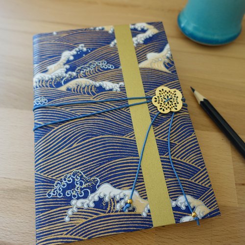 Carnet a6 vierge en papier japonais bleu et or, journal intime vague hokusai, cadeau noël pour lui, carnet voyage japon