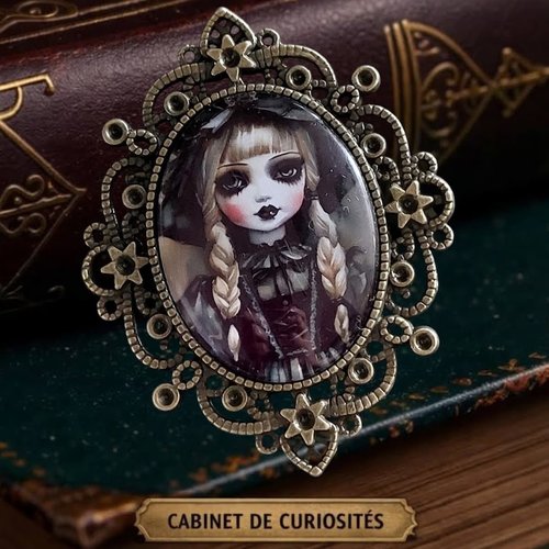 Broche portrait de poupée gothique - bijou néo-victorien - univers cabinet de curiosités.