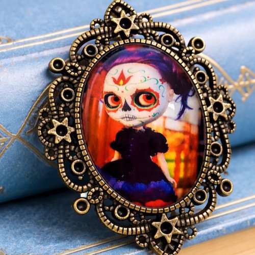 Broche camée portrait de calavera halloween - relique mystique baroque - pour cabinet de curiosités.