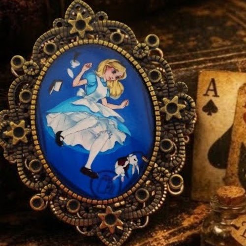 Broche alice & lapin blanc "en retard" - bijou artistique pays des merveilles - accessoire littéraire.