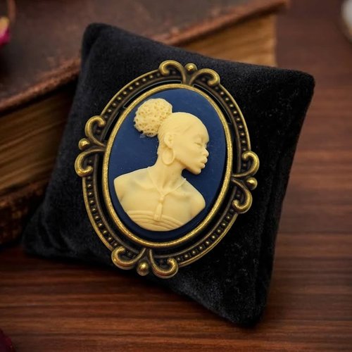 Broche camée portrait de femme africaine - élégance afro - style baroque vintage - bleu nuit & or antique