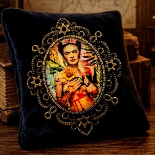 Broche esprit frida – portrait féminin artistique – style mexicain fleuri