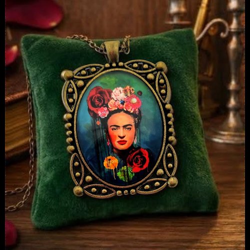 Pendentif muse mexicaine – bijou talisman frida  – botanique gothique.