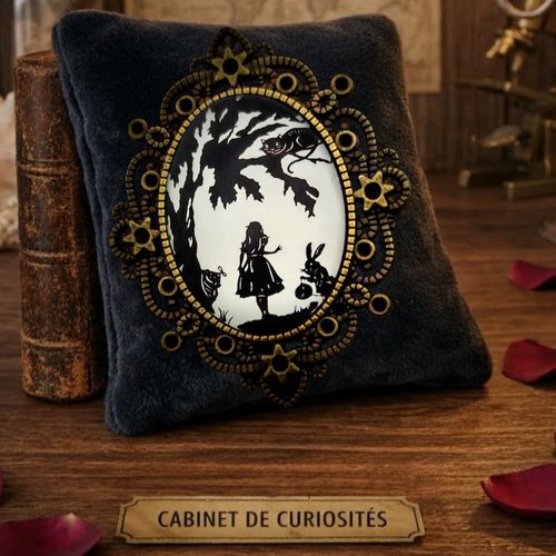 Broche gothique poétique - jardin des merveilles - univers alice victorien.