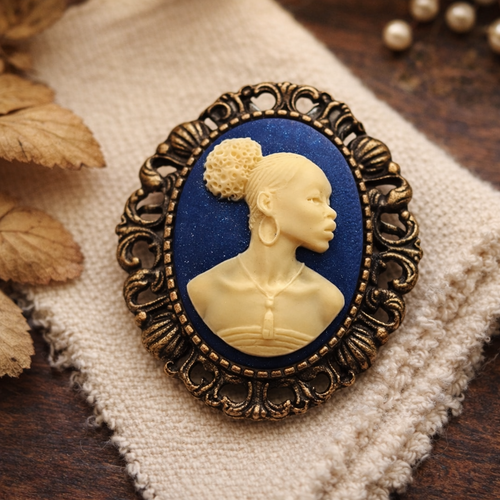 Broche camée portrait de femme africaine - élégance afro - style baroque vintage - bleu nuit & or antique