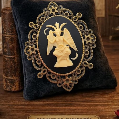 Broche camée diable ésotérique - bijou symbolique sorcière moderne. ex-voto magie noire