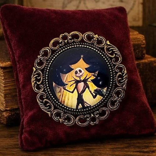 Broche artisanale mister jack - style gothique fantastique - portrait etrange noël