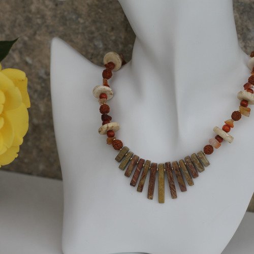 Collier aiguillettes unakite et perles népalaises en dégradé beige et marron modèle "soleil d'automne"