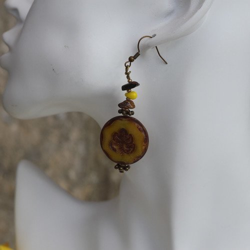 Boucles d'oreilles pendants tchèques-oeil de tigre-verre de bohème marron et jaune modèle "les feuilles mortes"