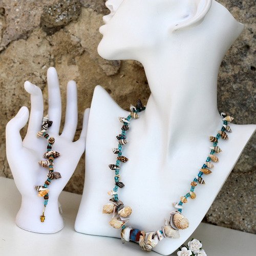 Parure collier et bracelet coquillage-noix de coco-céramique-verre bleu océan-ivoire et marron  modèle "la mer"