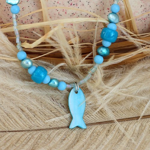 Parure ras-de-cou pendentif et bracelet pour enfant-nacre-perles de rocaille-perles nacrées turquoise modèle "poisson d'avril"