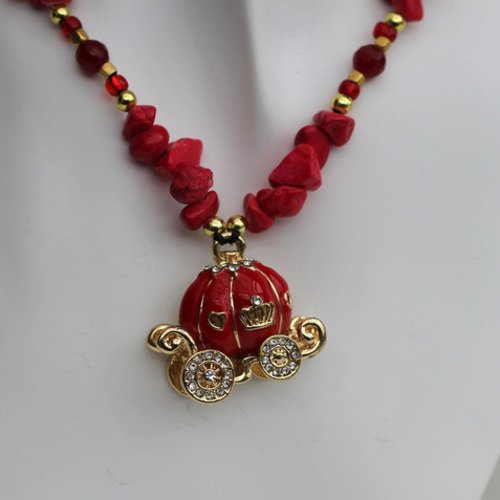 Collier pendentif strass-semi précieuses teintées corail rouge et doré modèle "cendrillon"