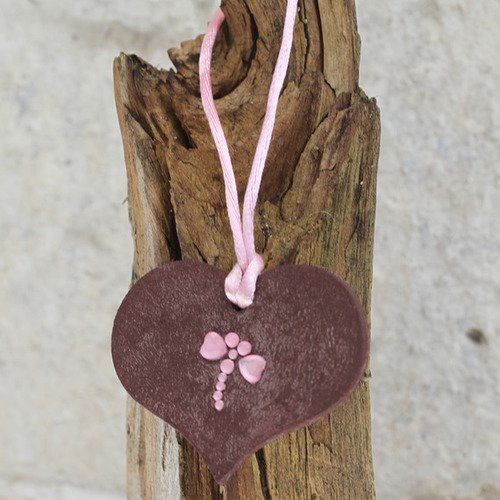 Sautoir pendentif "coeur" pour ado en bois peint aux couleurs marron et rose décoré main modèle "a coeur joie"