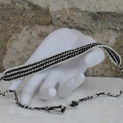 Bracelet brésilien en coton dmc crocheté main blanc et noir modèle "belo horizonte"