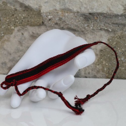 Bracelet brésilien en coton dmc crocheté main rouge et noir modèle "récife"
