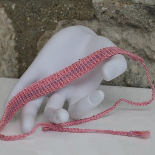 Bracelet brésilien en coton dmc crocheté main rose et gris modèle "jaboatao dos guararapes"