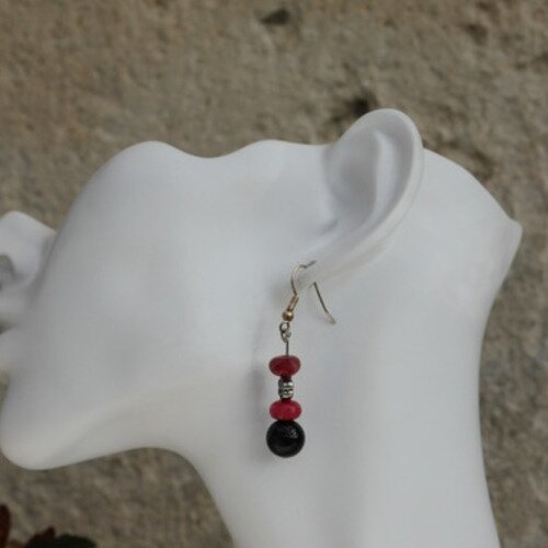 Parure collier pendentif-bracelet et boucles d'oreilles-onyx-bambou-verre-résine aux couleurs noire et rouge modèle "etats d'ame"