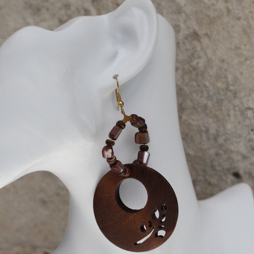 Créoles en bois et nacre marron modèle "l'île aux fleurs"